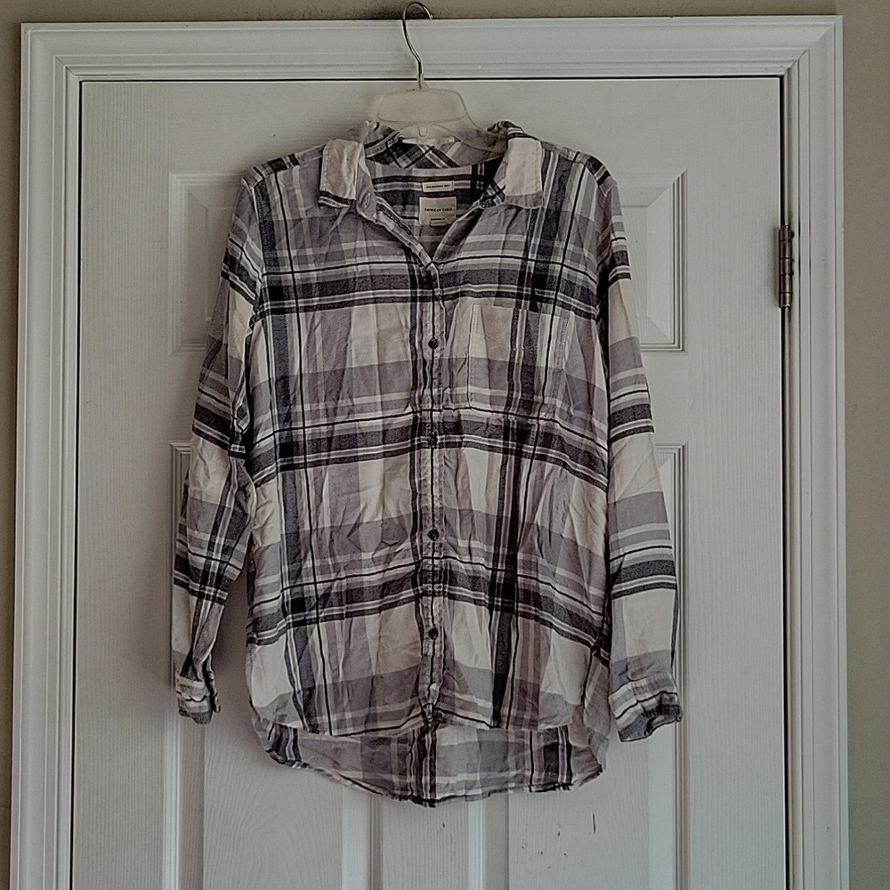 American Eagle Boyfriend Fit Button Up Long Sleeve Shirt